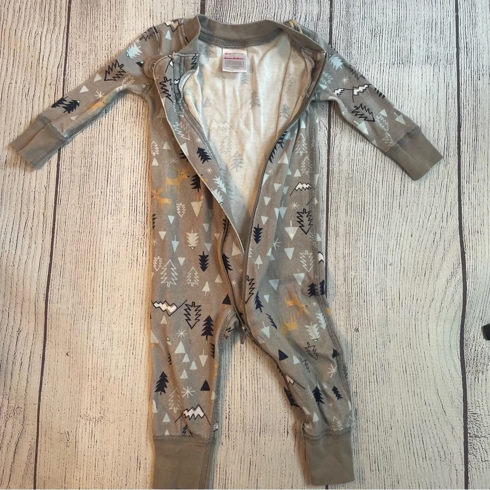 Hanna Andersson Grey Mountain & Forest Sleeper Size 60/3-6 months